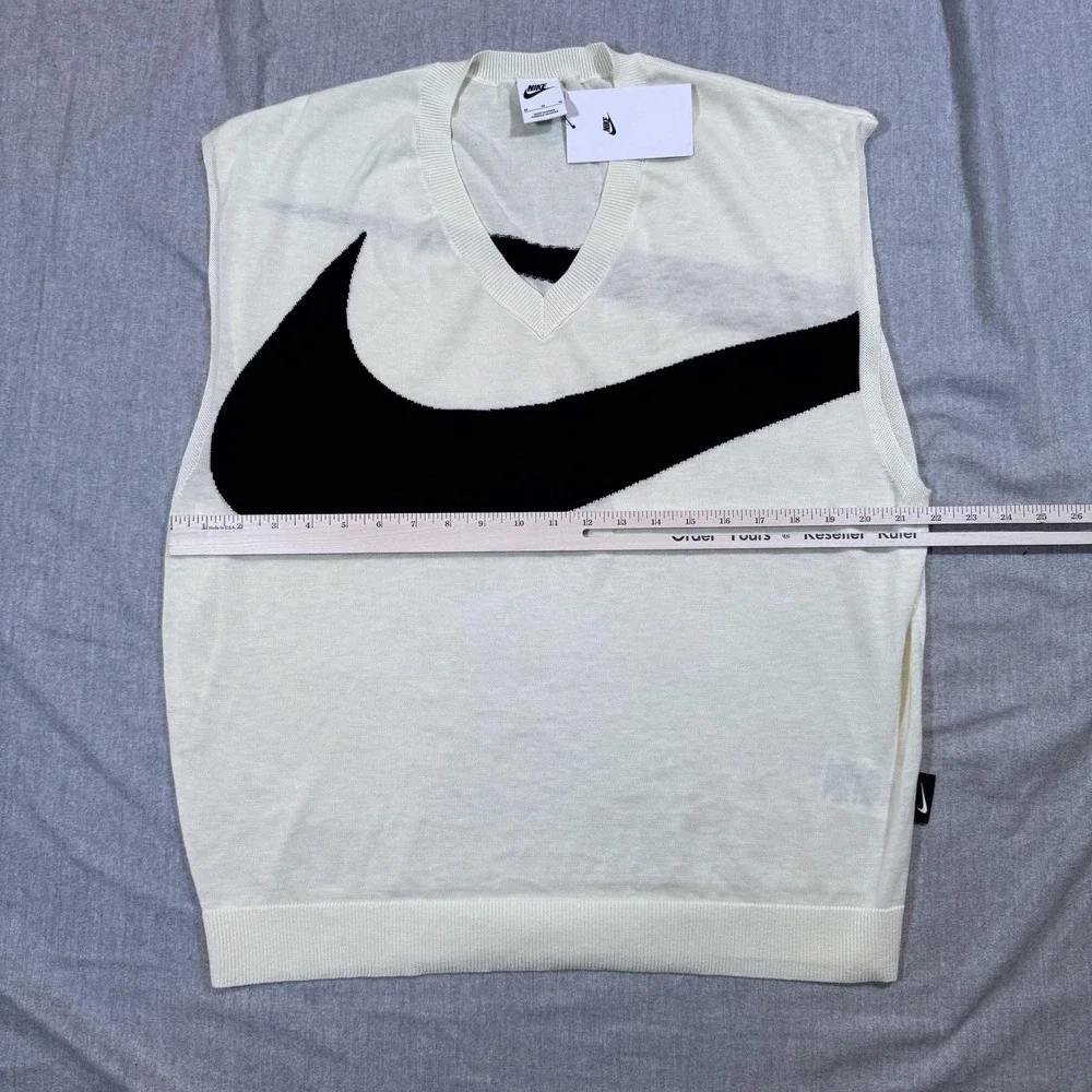 Nike Sweater Vest Mens Medium Cream Black‎ Swoosh SPTCAS FD2873-113 New Tag